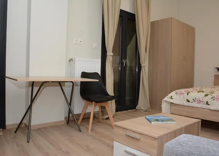 Happy Haris Place Salonic